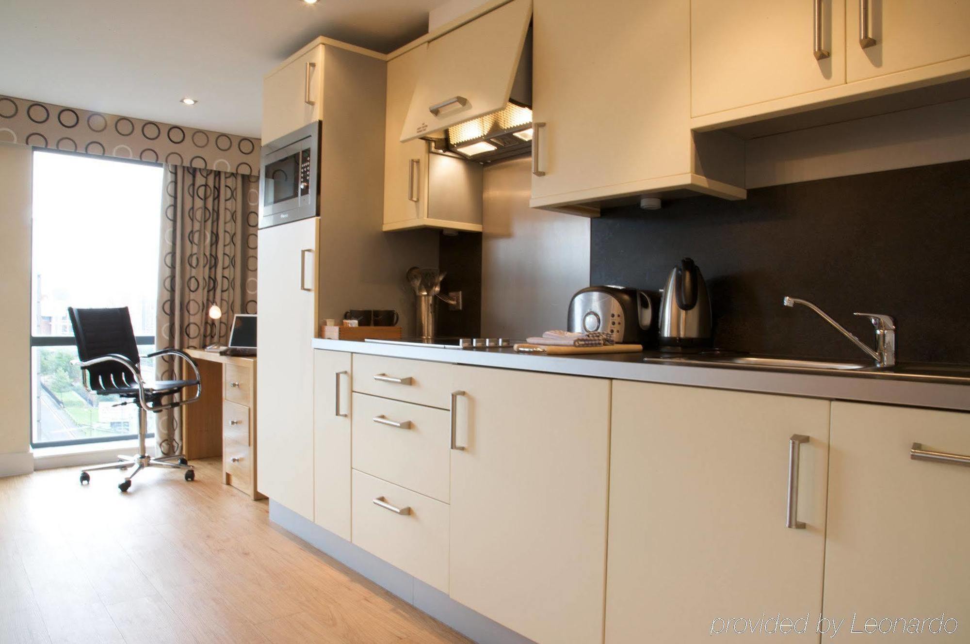 Roomzzz Leeds City West Zimmer foto