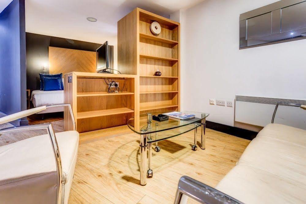 Roomzzz Leeds City West Exterior foto